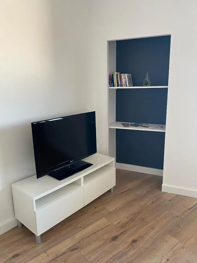 Appartement T2 centre de Thonon avec vue lac 0*, Thonon-les-Bains